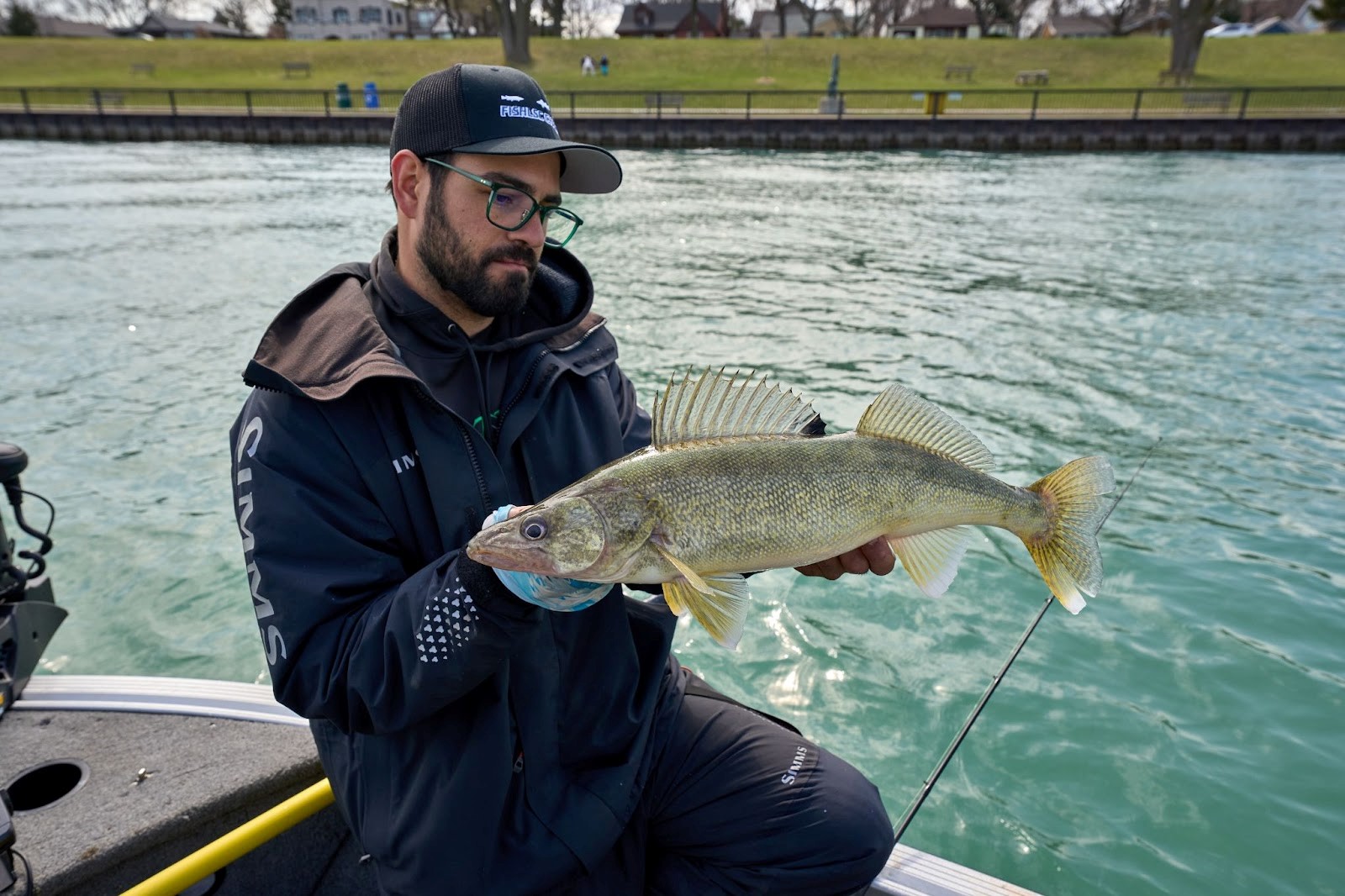 Spring Walleye Fishing on the Detroit River - Tourism Windsor